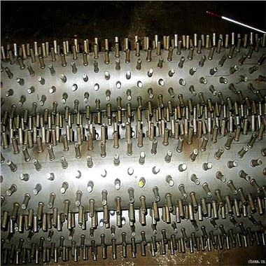 Tubo con aletas de soldadura con tachuelas